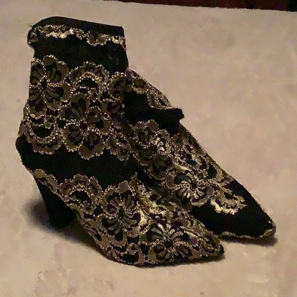Bamboo booties gold and black mesh lace 9.5 - Picture 2 of 12